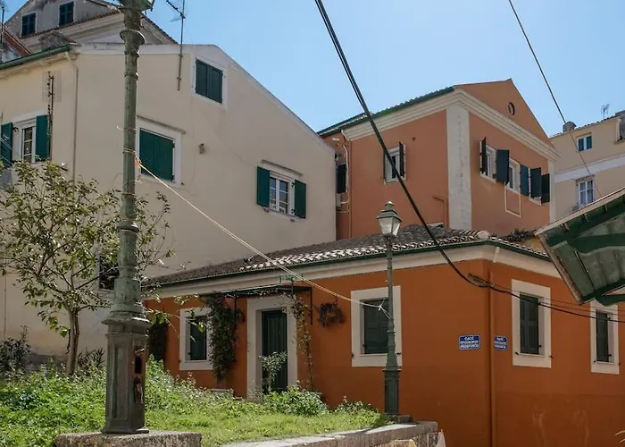 Newly Renovated 1730\'S Venetian Loft