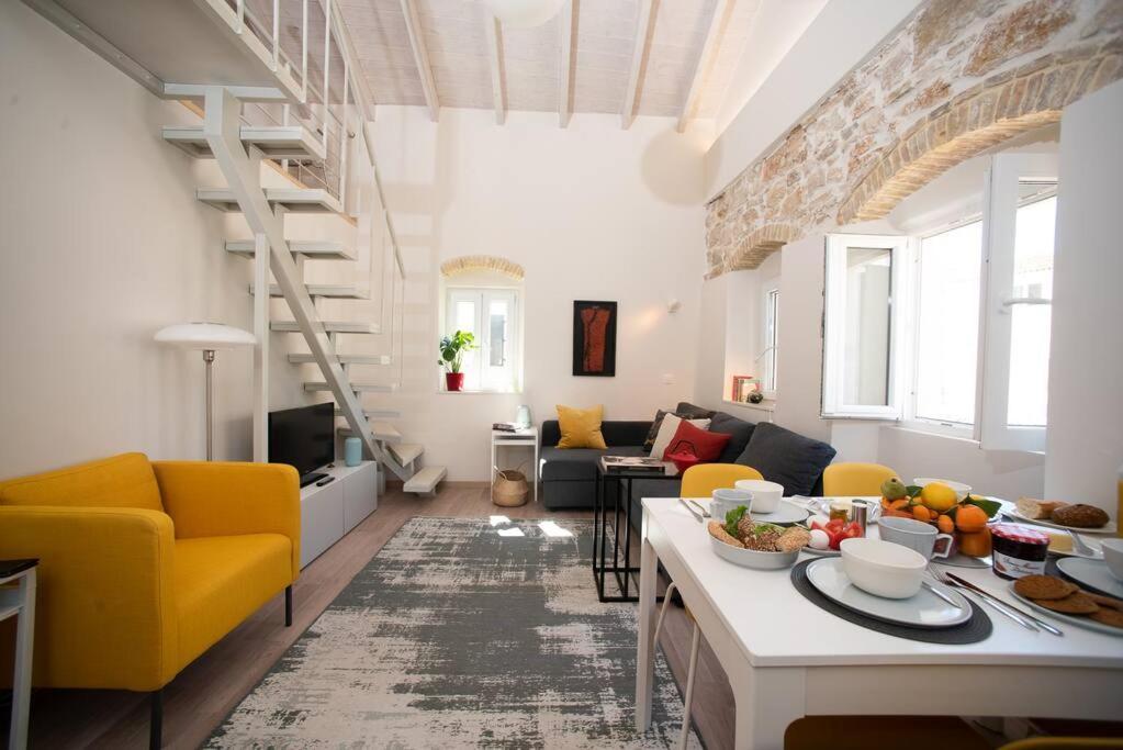 Newly Renovated 1730's Venetian Loft *